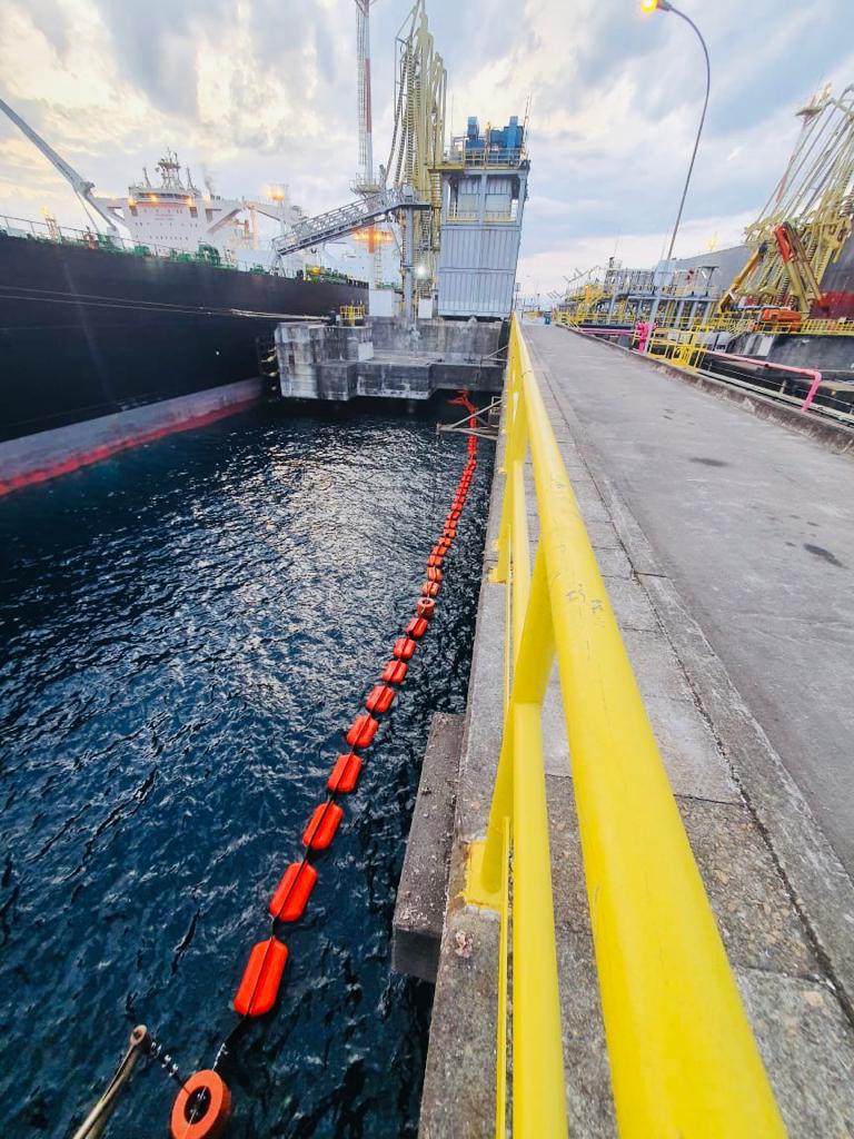 Barreiras de Contenção de Óleo